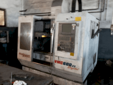Vue de face de la machine Bridgeport CMV600 22 digital