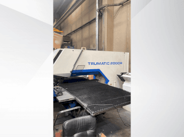 Vue de face de la machine TRUMPF TC2000R