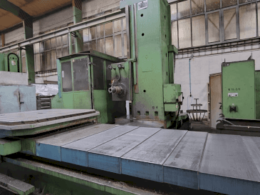 Vue de face de la machine TOS WHN 13.8 CNC
