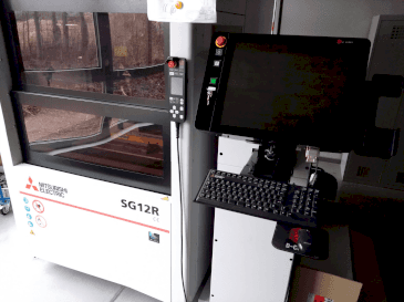 Vue de face de la machine Mitsubishi Electric SG12M