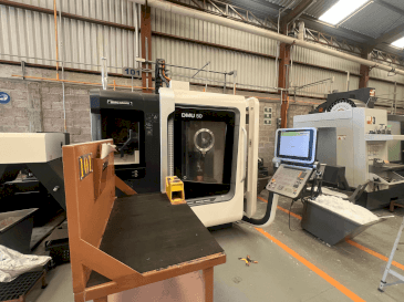 Vue de face de la machine DMG MORI DMU 50