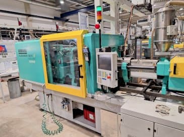 Vue de face de la machine Arburg 520 H 1500-400 (2013)