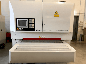 Vue de face de la machine DMC MASTERBRUSH MB 1350 M4 (2011)