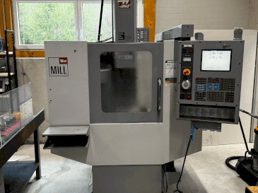Vue de face de la machine HAAS Mini-Mill HE