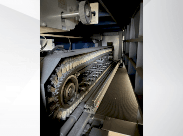 Vue de face de la machine LISSMAC SBM-M 1500 B2