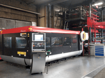Vue de face de la machine AMADA LC-3015F1NT 4kW CO2