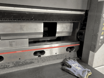 Vue de face de la machine Bystronic Xpert 40/1030