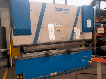 Vue de face de la machine BLEMAS EURO 160
