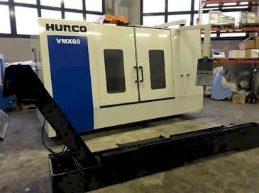 Vue de face de la machine Hurco VMX 60