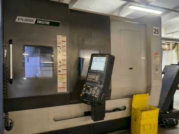 Vue de face de la machine DOOSAN SMX 3100
