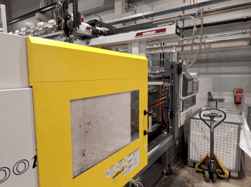 Vue de face de la machine FANUC Roboshot S300iA