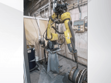 Vue de face de la machine FANUC ARC Mate 100iC