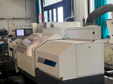 Vue de face de la machine STUDER Favorit CNC