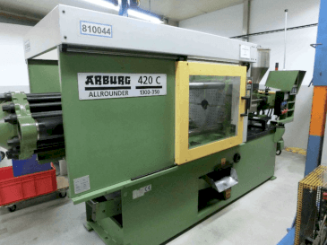 Vue de face de la machine Arburg Allrounder 420C 1300-350