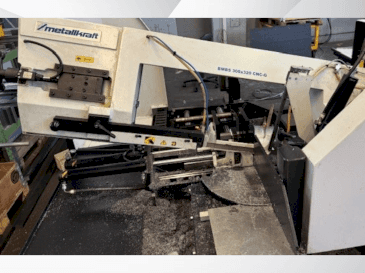 Vue de face de la machine Metallkraft BMBS 300X320