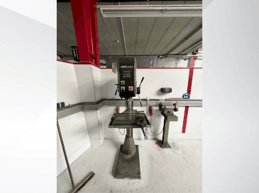 Vue de face de la machine Hahn+Kolb Flott P40