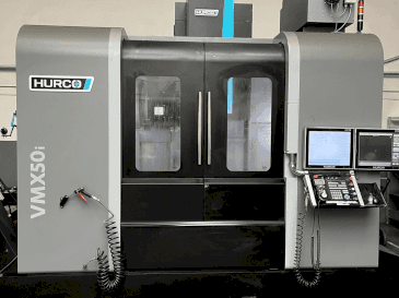 Vue de face de la machine Hurco VMX50i