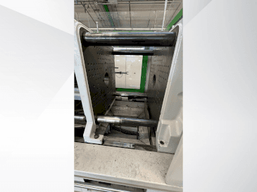 Vue de face de la machine Arburg 470 U / 800-290