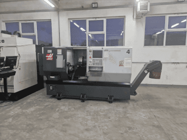 Vue de face de la machine HAAS ST-30Y
