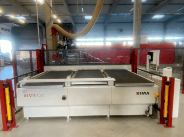 Vue de face de la machine IMA BIMA CUT 145/330