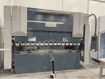 Vue de face de la machine Durma AD-S 30135