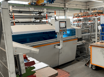Vue de face de la machine KASTO KASTOflex F