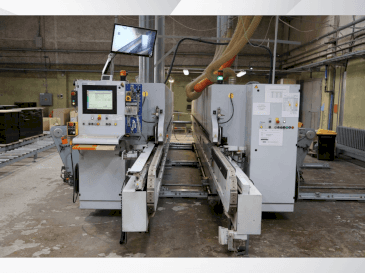 Vue de face de la machine HOMAG KFL 526 / C