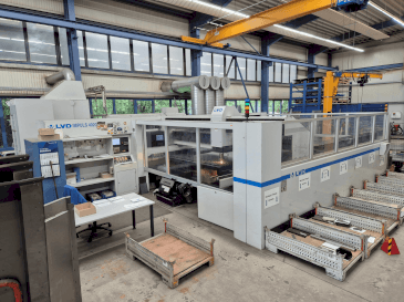 Vue de face de la machine LVD Impuls 4020