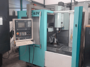 Vue de face de la machine DECKEL DMC-63V