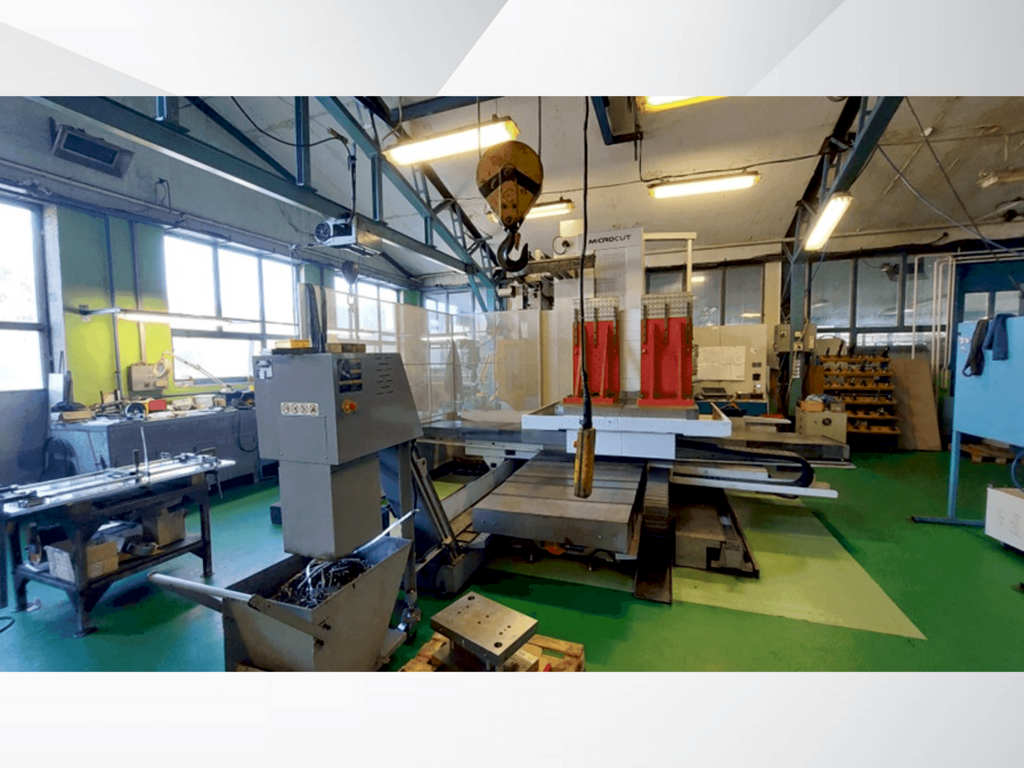 Vue de face de la machine MICROCUT HBM-4