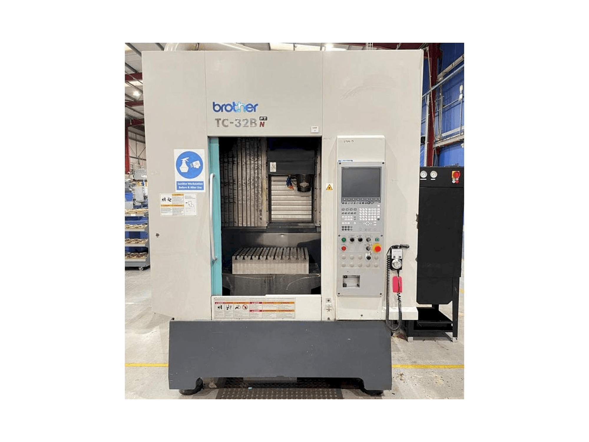 Vue de face de la machine Brother TC-32BN FT