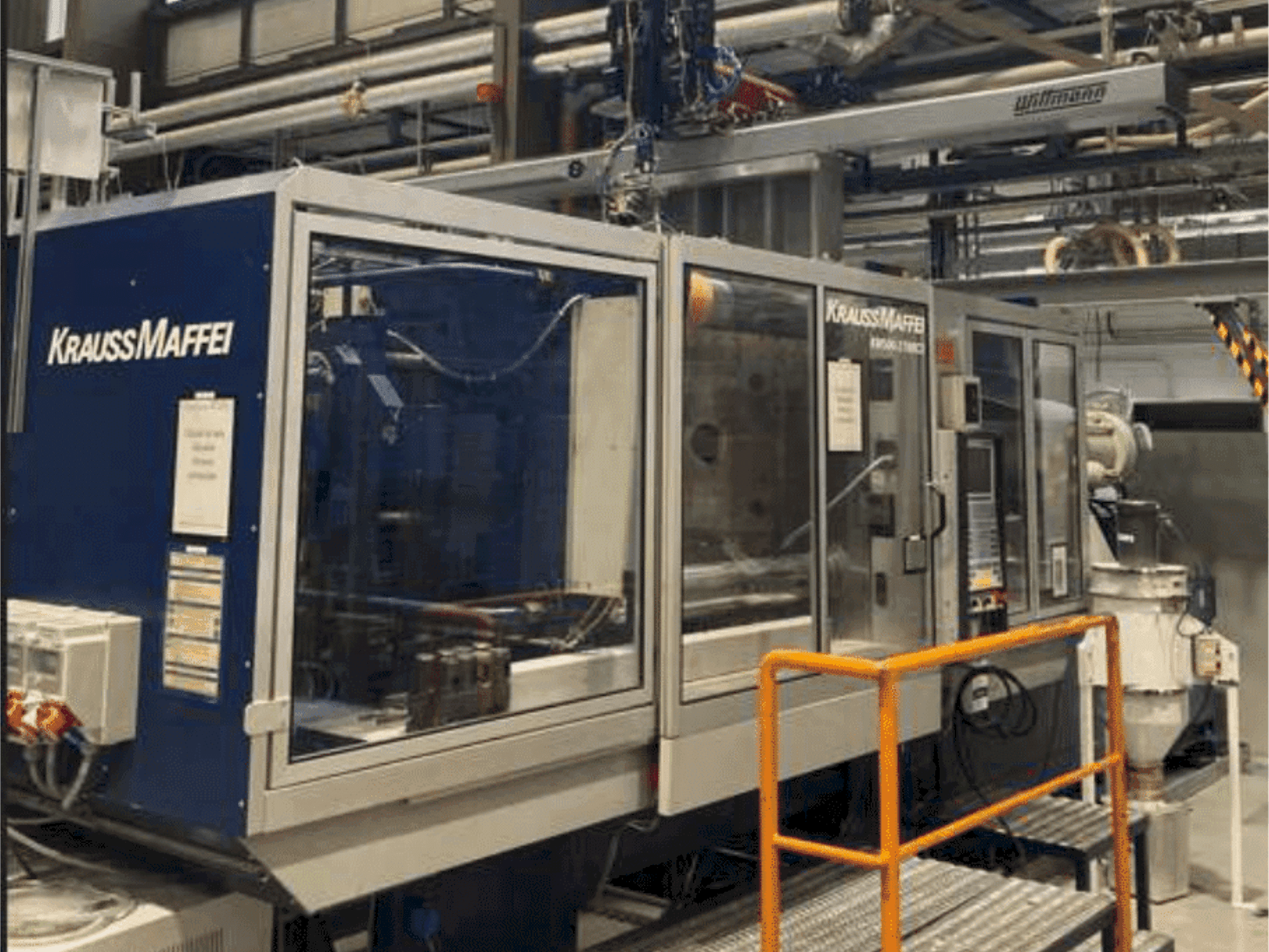 Vue de face de la machine Krauss Maffei KM 500-2700 C2