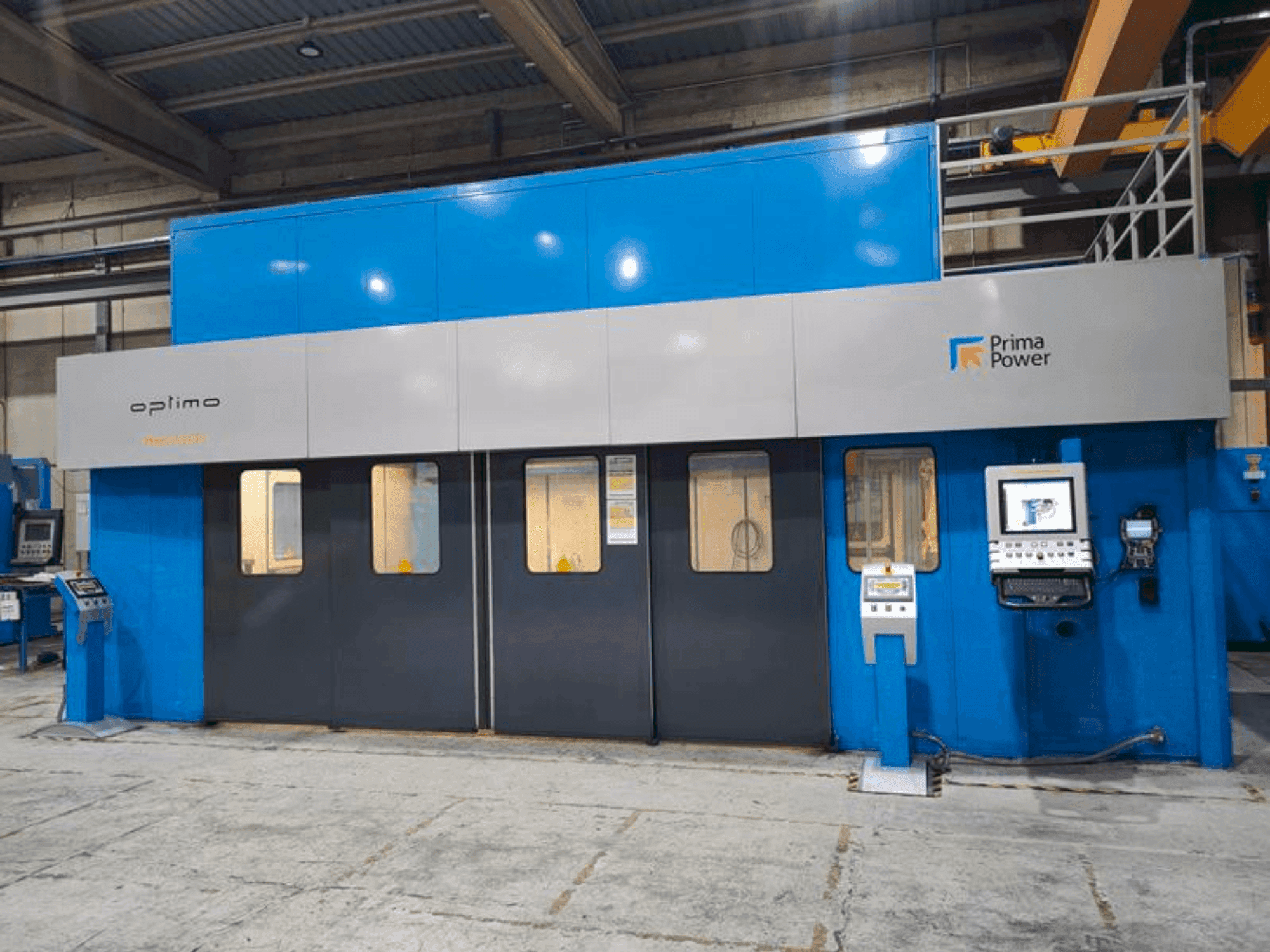 Vue de face de la machine Prima Power Optimo TheLASER