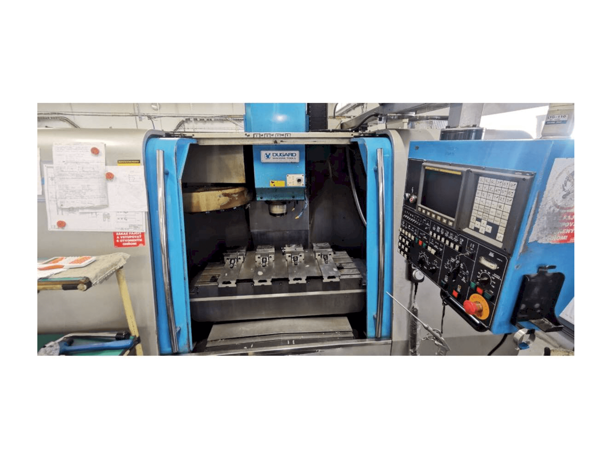 Vue de face de la machine Dugard EAGLE 1000 VMC-L