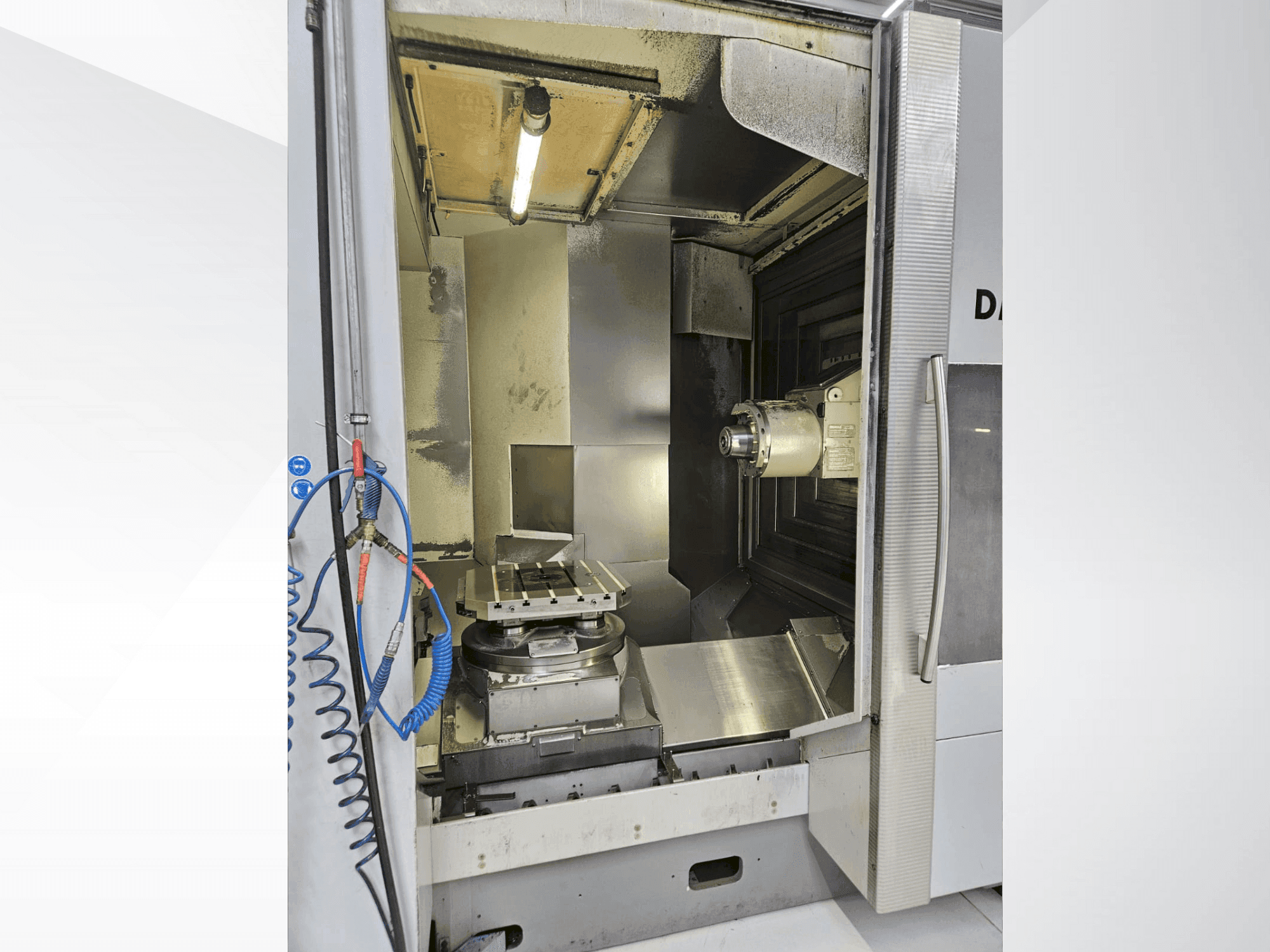 Vue de face de la machine DECKEL MAHO DMC 70H duoBlock