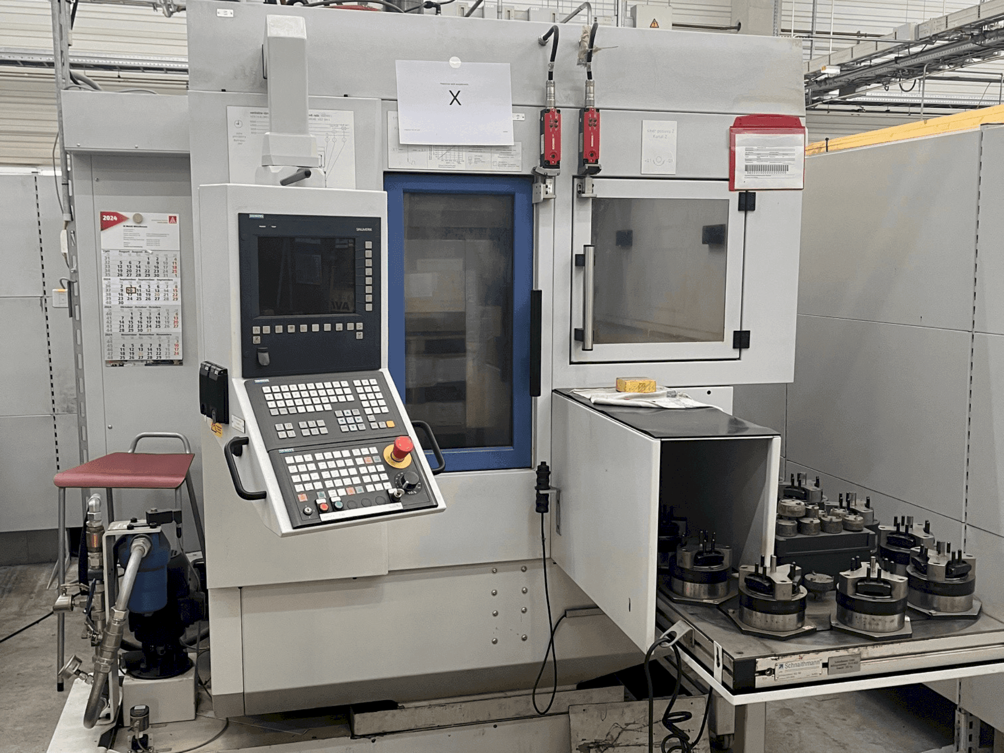 Vue de face de la machine Scherer - Feinbau VDZ 100L