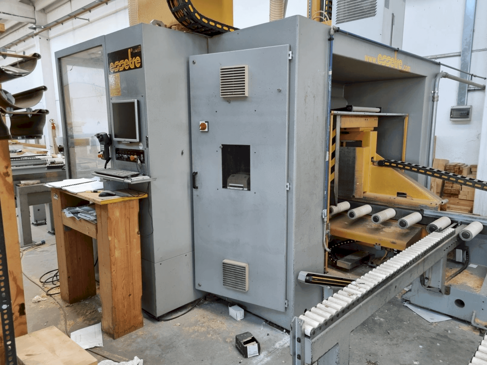 Vue de face de la machine ESSETRE TECHNO