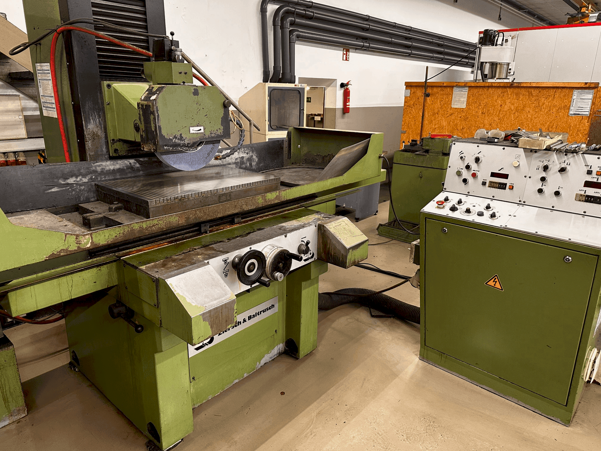 Vue de face de la machine Zirsch & Baltrusch n/a