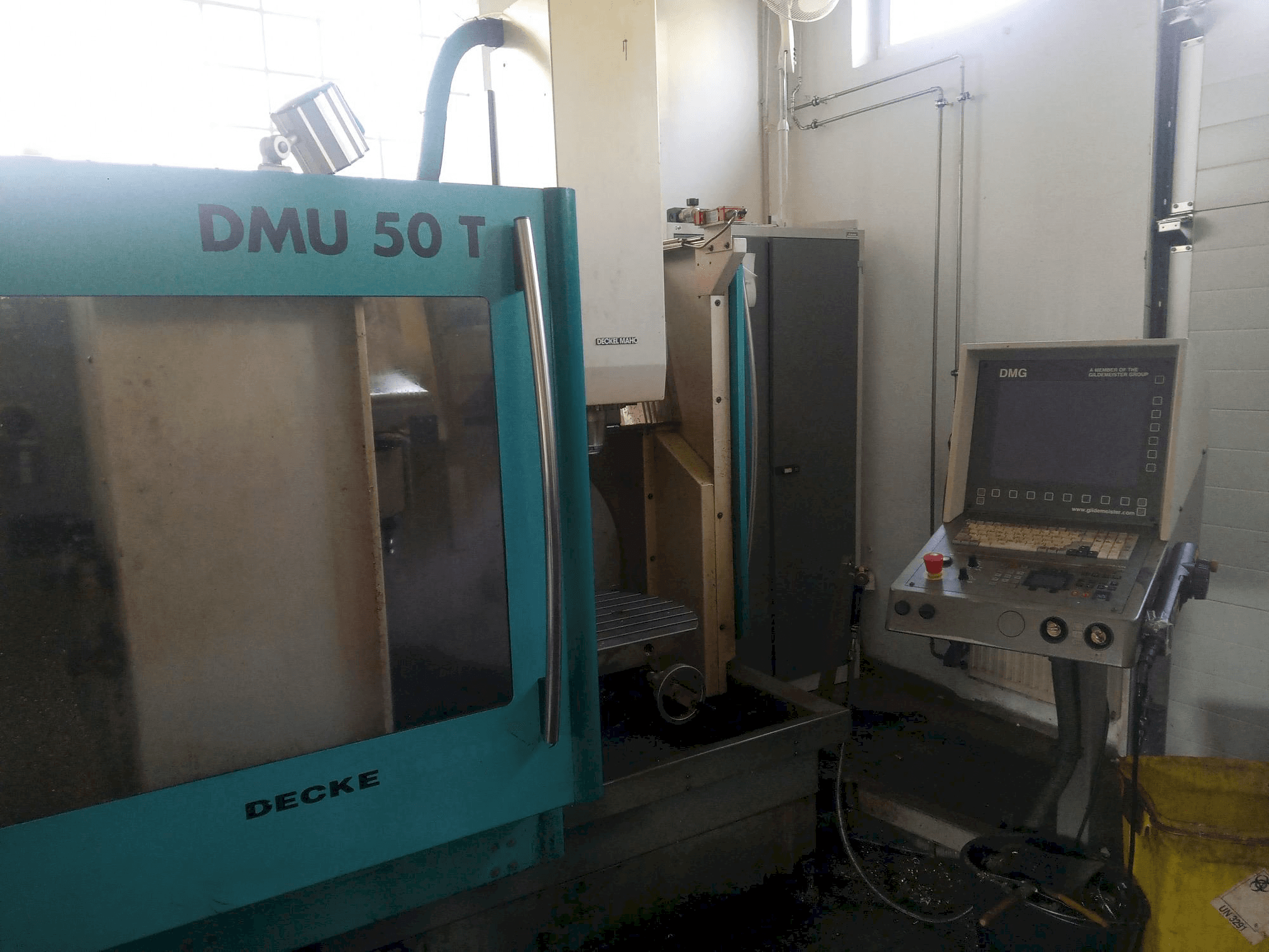 Vue de face de la machine DECKEL MAHO DMU 50 T