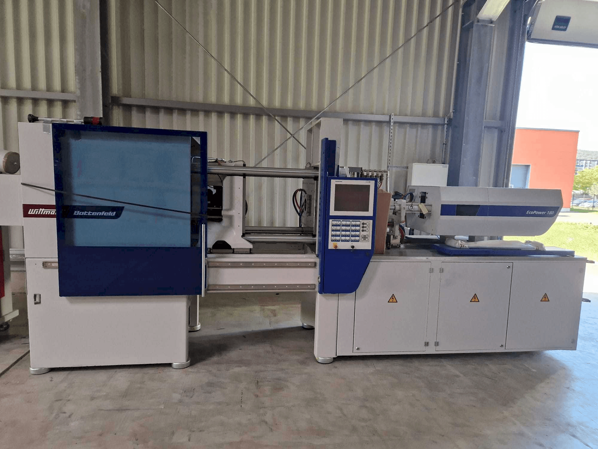 Vue de face de la machine Battenfeld EcoPower180