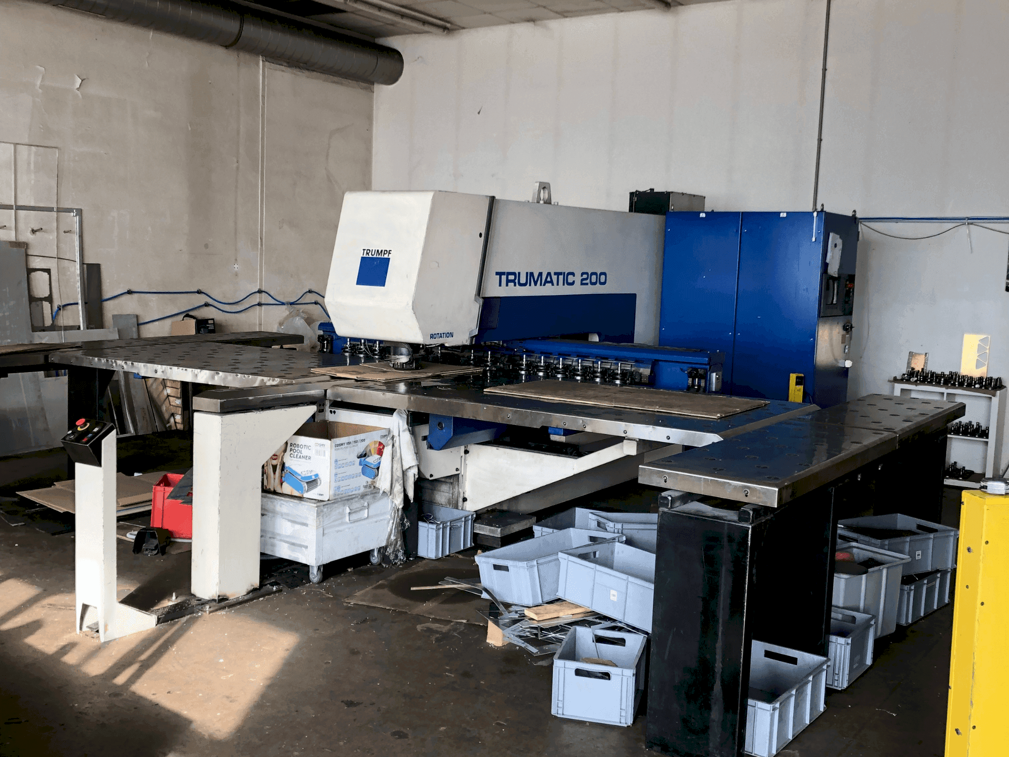 Vue de face de la machine TRUMPF Trumatic TC200R
