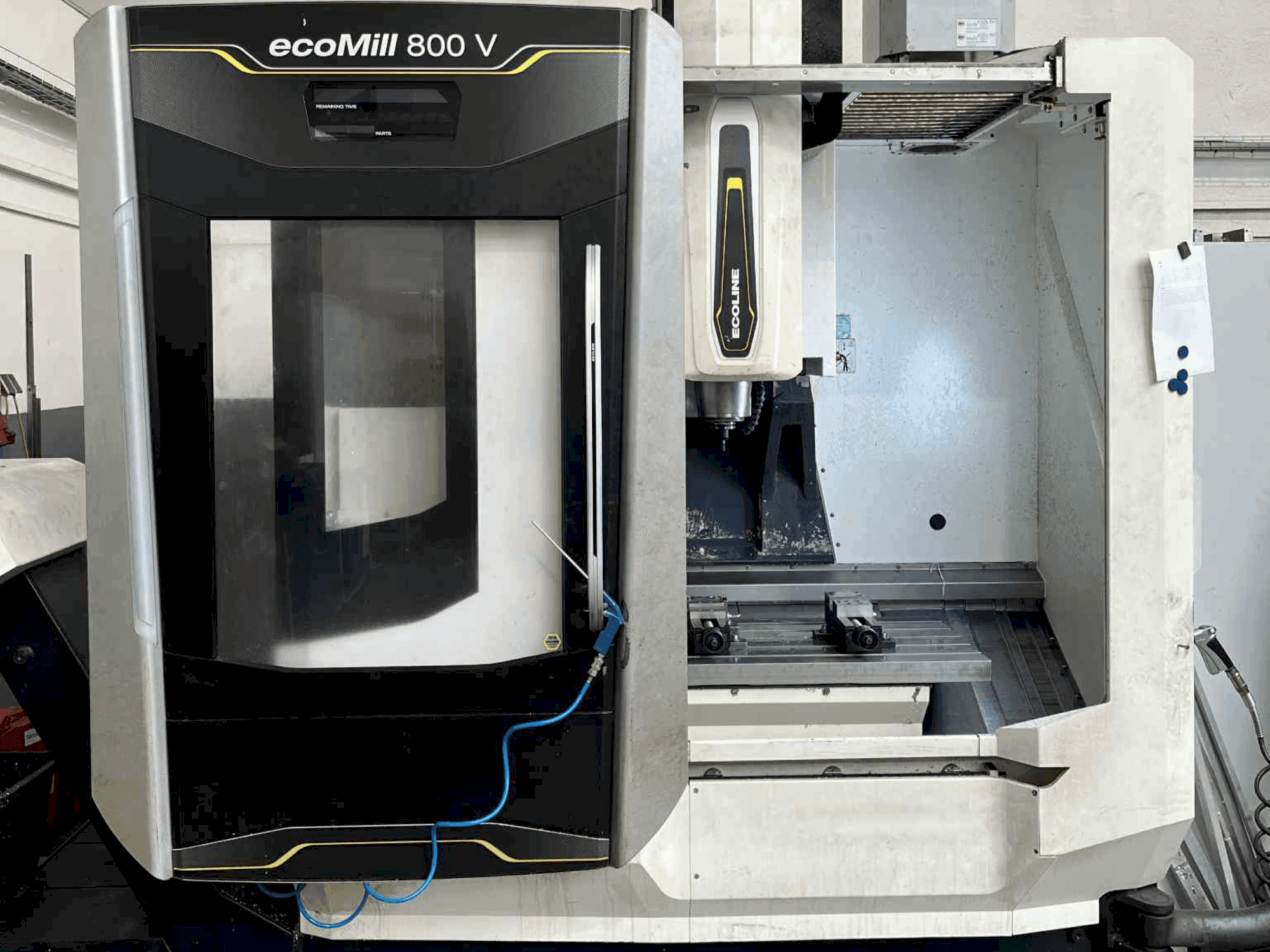 Vue de face de la machine DMG ecoMill 800 V