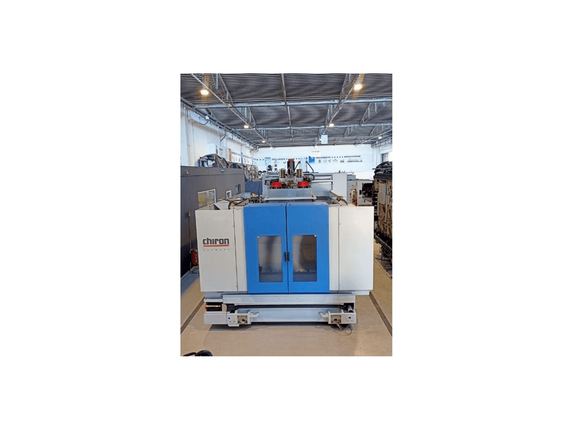 Vue de face de la machine CHIRON DZ24 WM HS