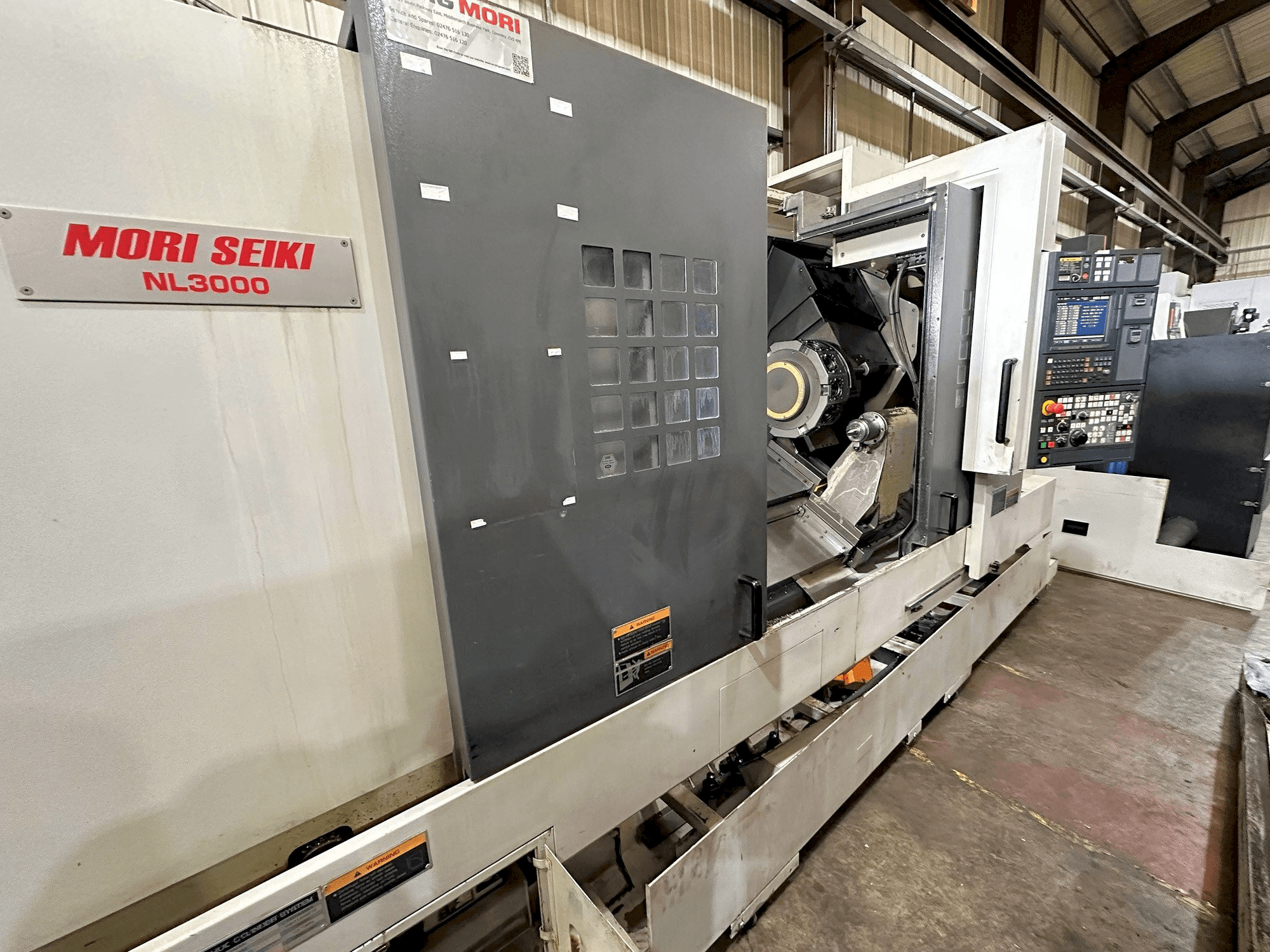Vue de face de la machine MORI SEIKI NL3000Y/1250