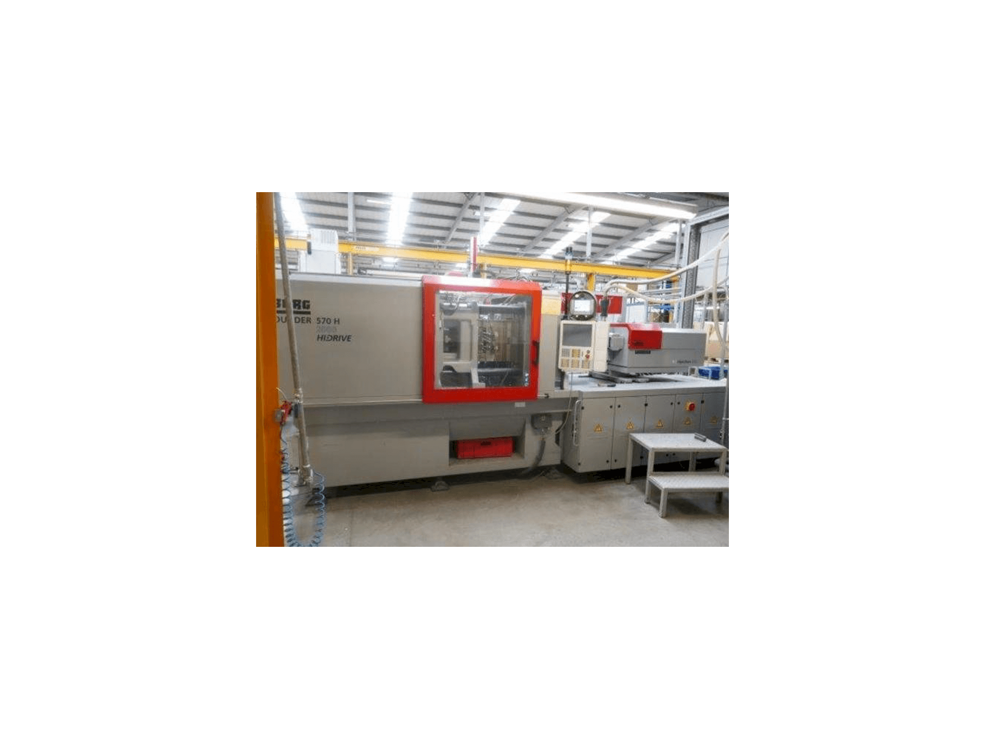 Vue de face de la machine Arburg Allrounder 570H 2000-800