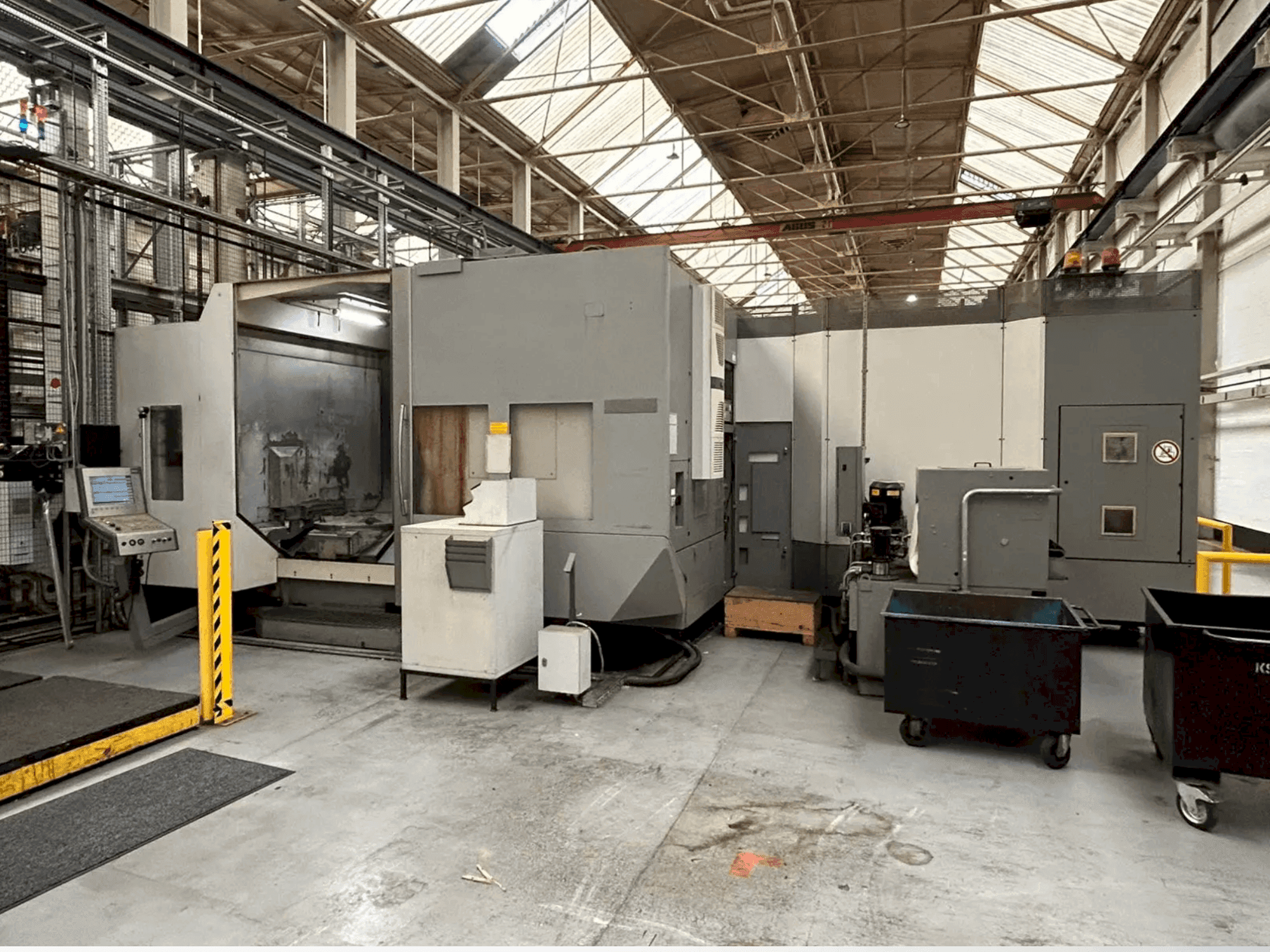 Vue de face de la machine DMG DMC 100 H