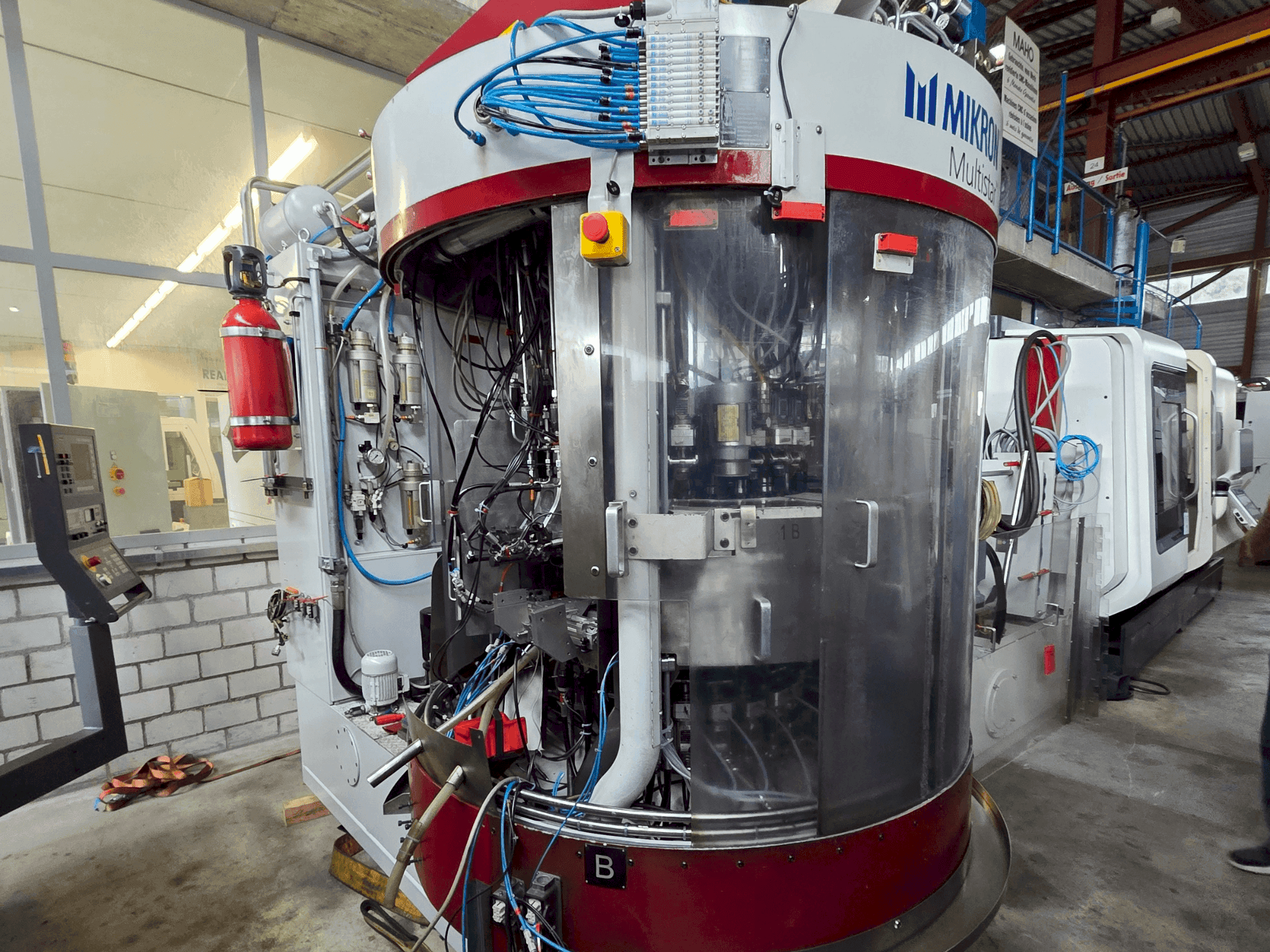 Vue de face de la machine MIKRON Multistar CX-24/500R