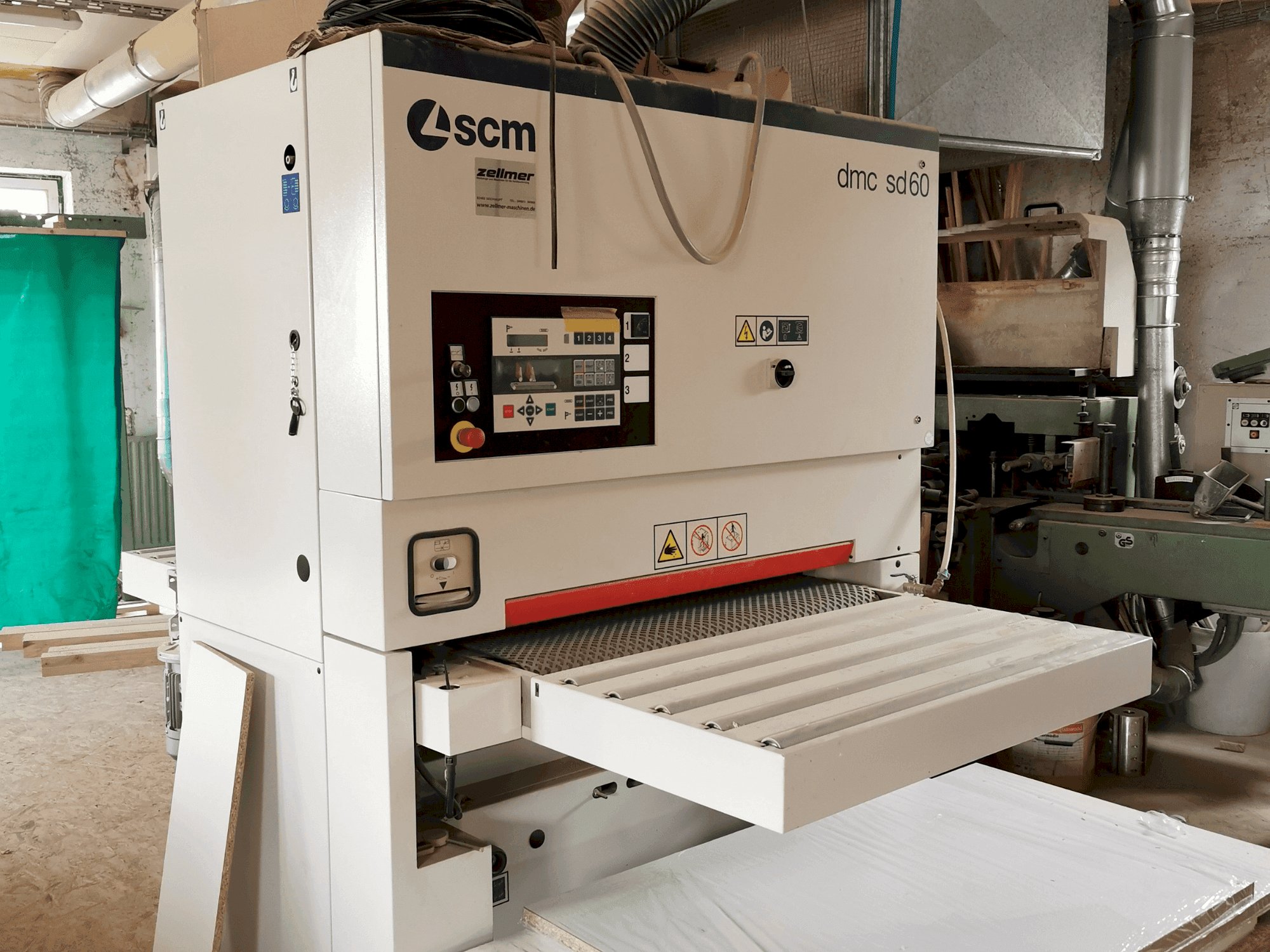 Vue de face de la machine SCM DMC sd60