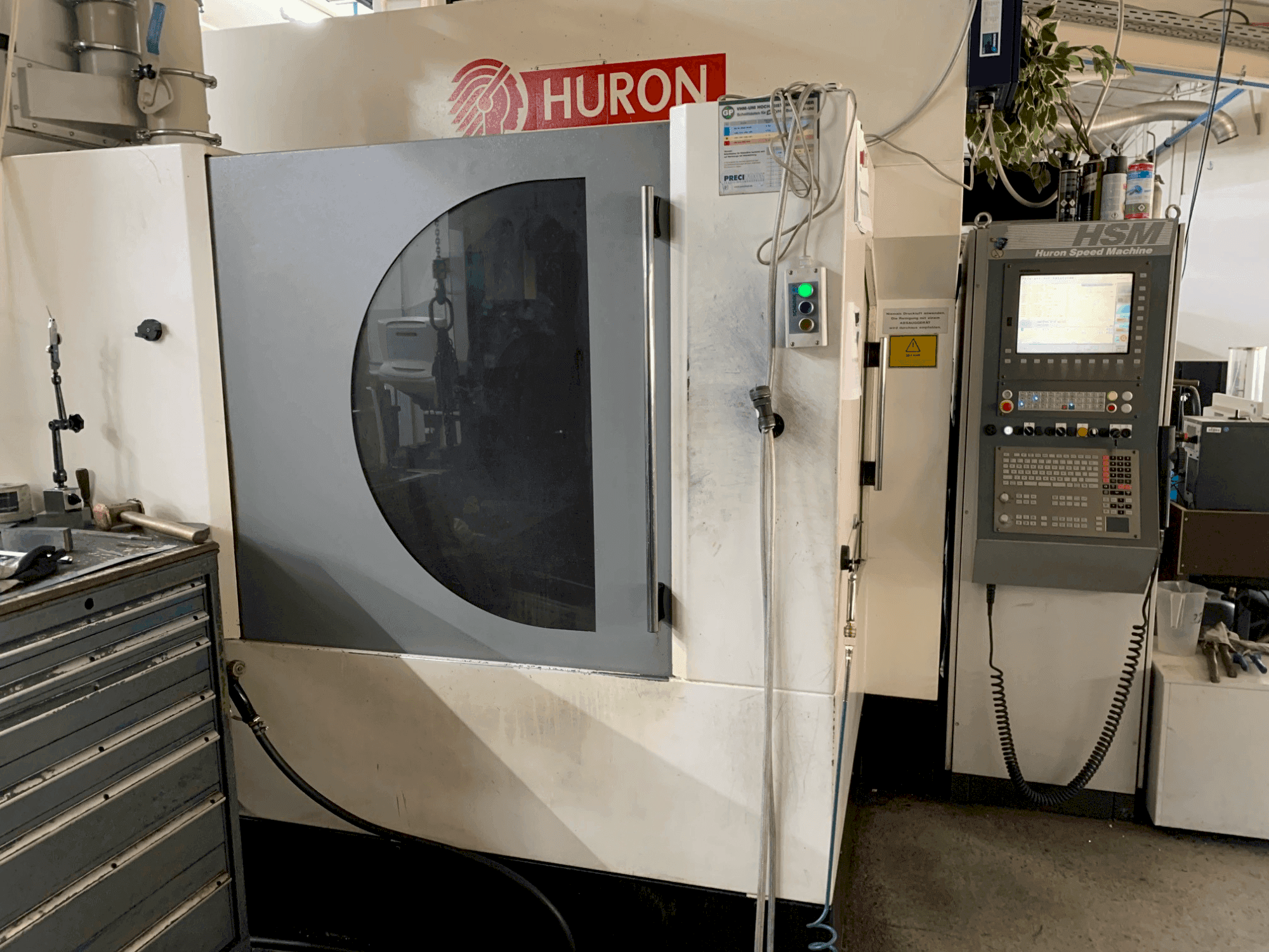 Vue de face de la machine Huron K2X10