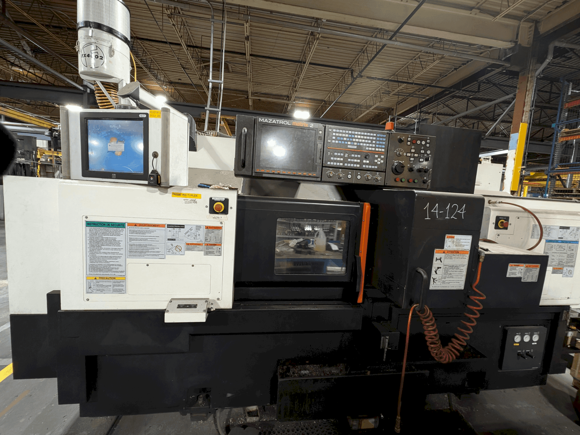 Vue de face de la machine Mazak Multiplex 6300-II Y